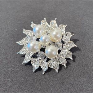 Silver tone and faux pearl brooch sparkly vintage costume bridal wedding